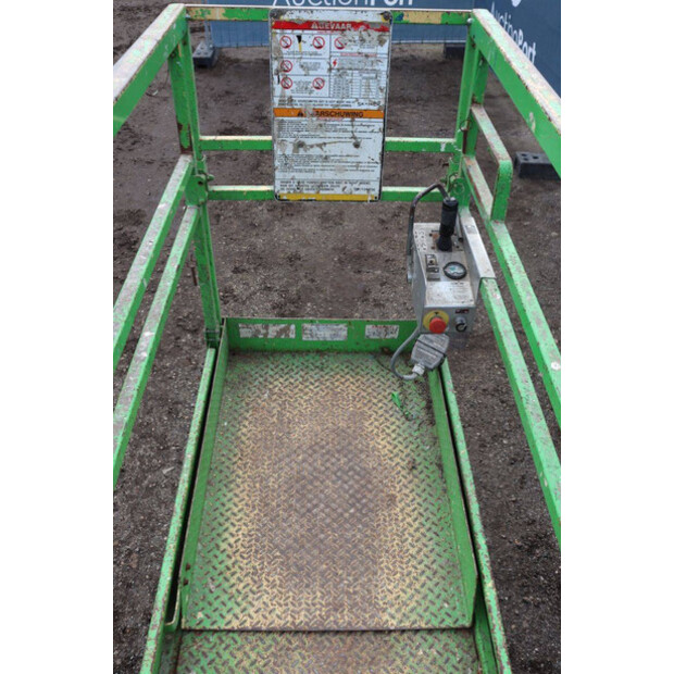 1998 SkyJack SJ 3220-44473838