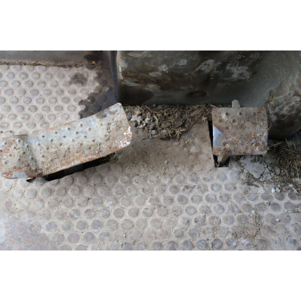 2005 Ahlmann AZ85t-44473947