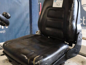 komatsu-fd30-11-44474064