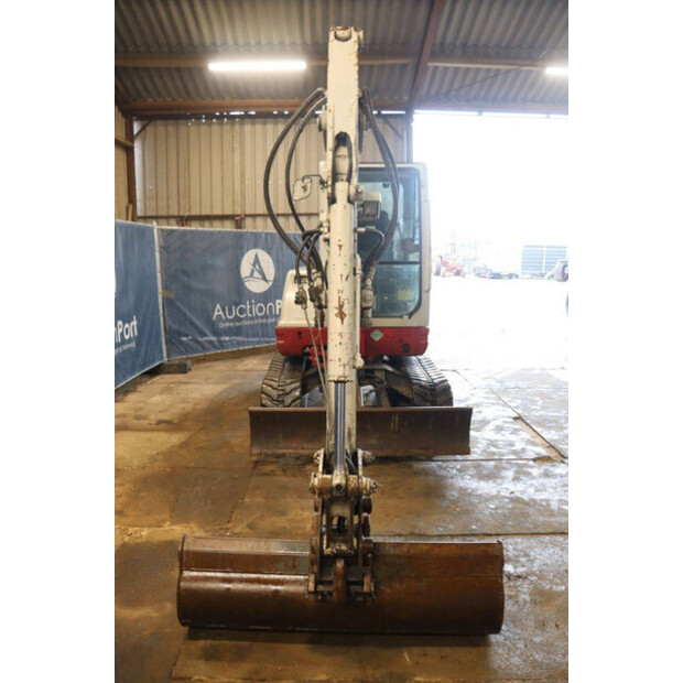 2011 تاكوتشي TB235-44474087