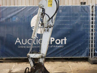 2011-takeuchi-tb235-1397491-44474090