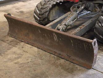 2011-takeuchi-tb235-1397491-44474092