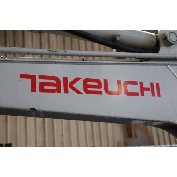 2011 تاكوتشي TB235-44474096