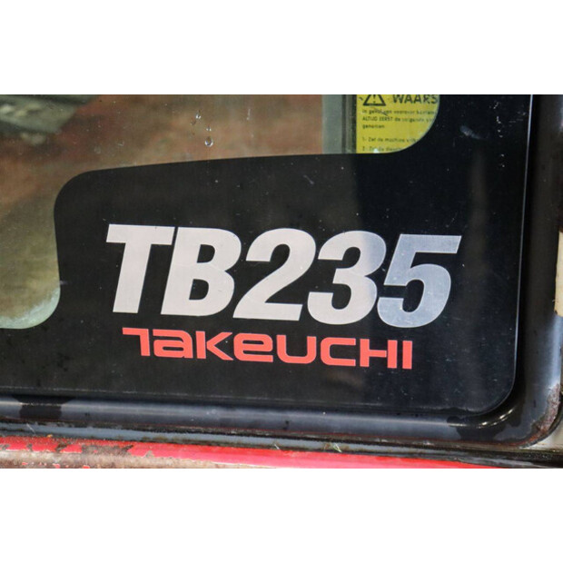 2011 تاكوتشي TB235-44474101