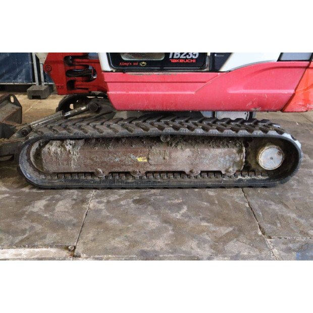 2011 تاكوتشي TB235-44474102