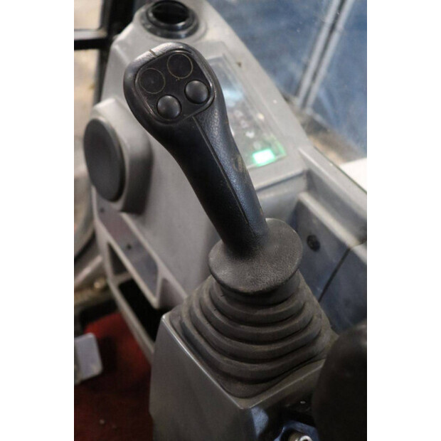 2011 تاكوتشي TB235-44474111