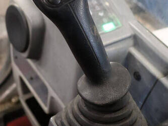 2011-takeuchi-tb235-1397491-44474111