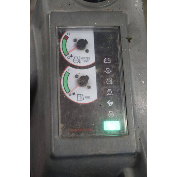 2011 تاكوتشي TB235-44474115