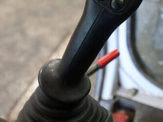 2011-takeuchi-tb235-1397491-44474116