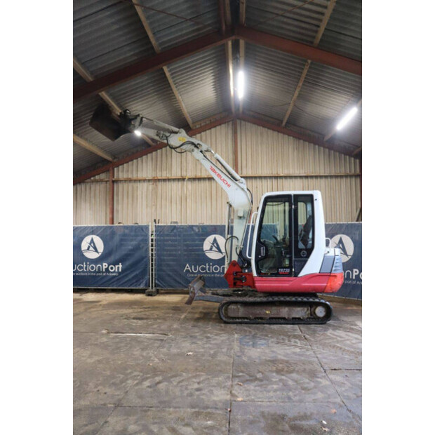 2011 تاكوتشي TB235-44474119