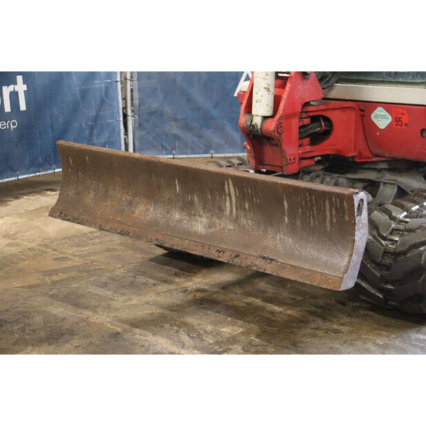 2011 تاكوتشي TB235-44474121