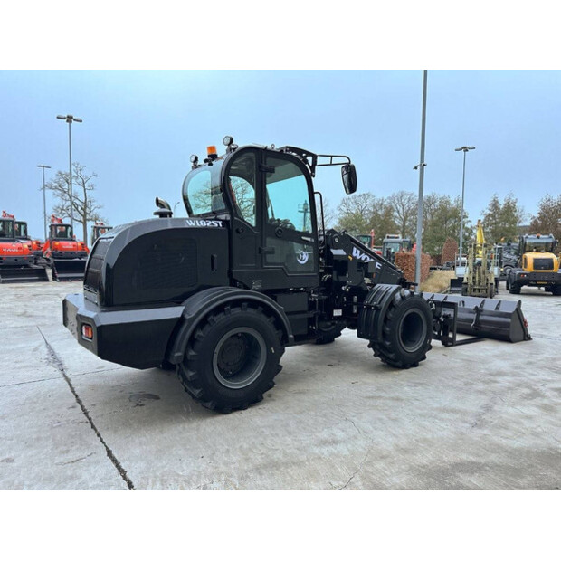 2025 وولف WL825T-44474221