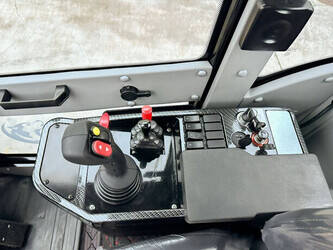 2025-wolf-wl825t-1397494-44474256