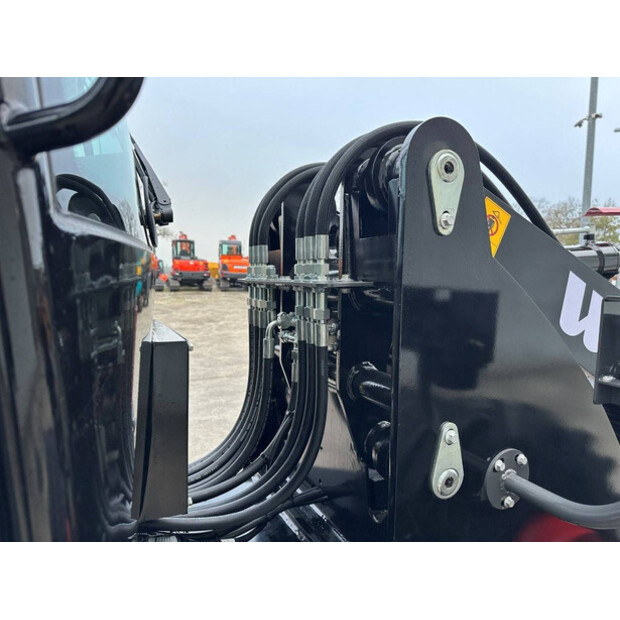 2025 وولف WL825-44474286