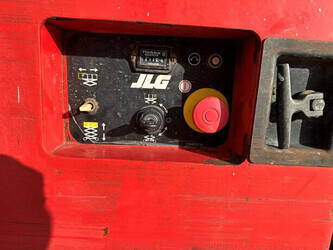 2002-jlg-2646-1397512-44474886