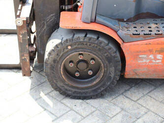 2013-toyota-8fbet18-1397542-44475553