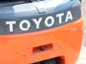 2013-toyota-8fbet18-1397542-44475555