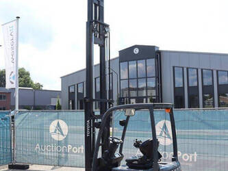 2013-toyota-8fbet18-1397542-44475567