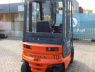 2000-still-r60-25-1397547-44475719