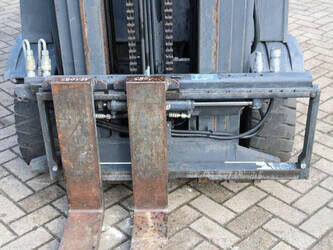 2000-still-r60-25-1397547-44475724