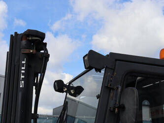 2000-still-r60-25-1397547-44475725