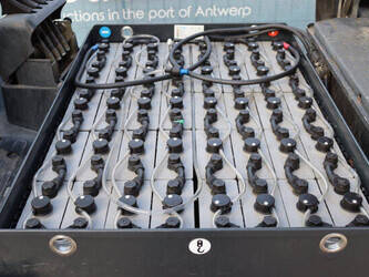 2000-still-r60-25-1397547-44475730