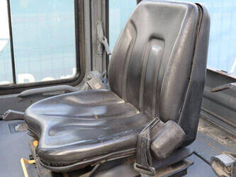 2000-still-r60-25-1397547-44475732