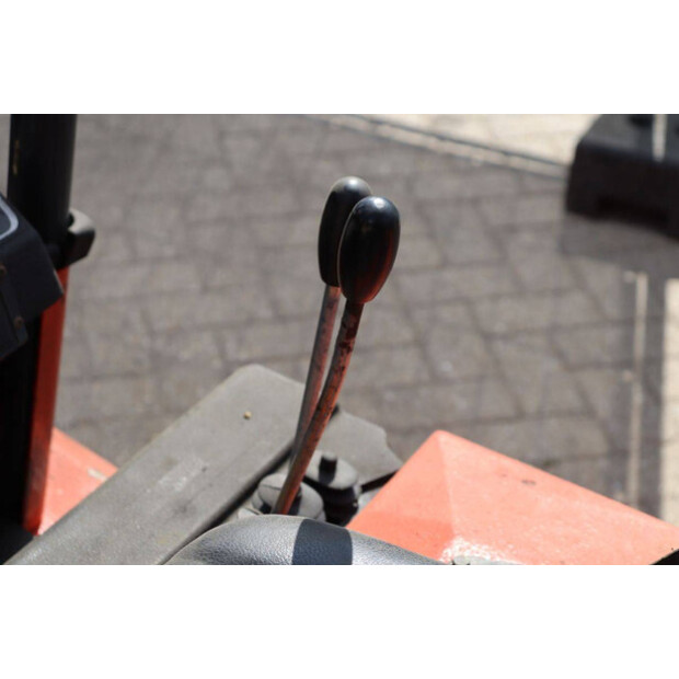 1994 ليندي E14-44475923