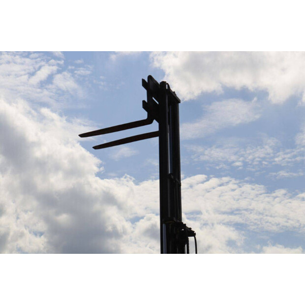 1994 ليندي E14-44475936