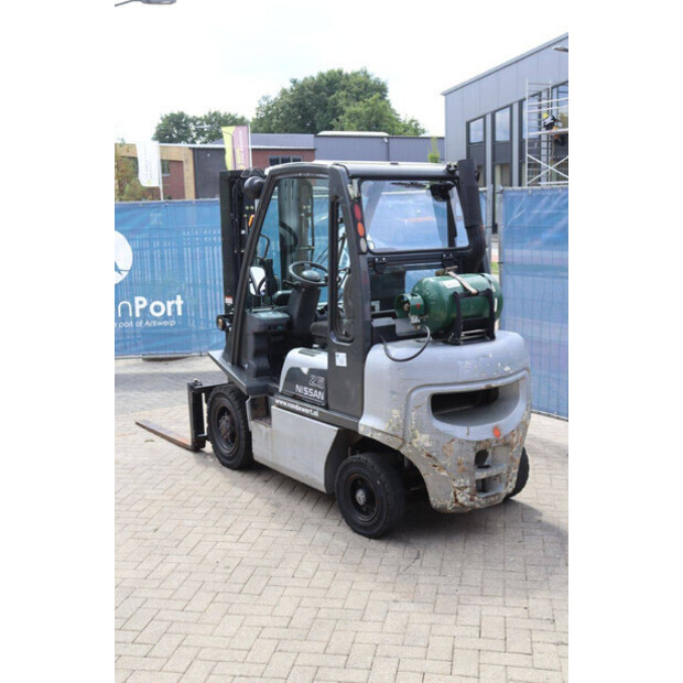 2005 نيسان UD02A25PQ-44476215