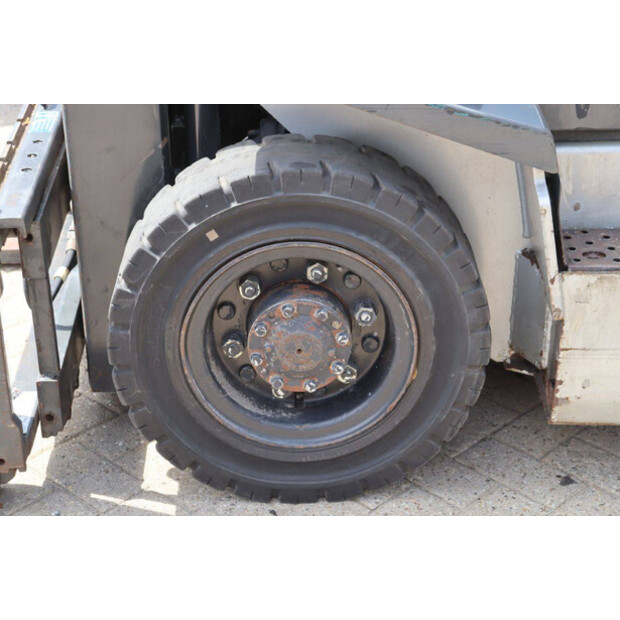 2005 نيسان UD02A25PQ-44476224