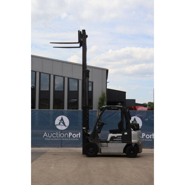 2005 نيسان UD02A25PQ-44476244