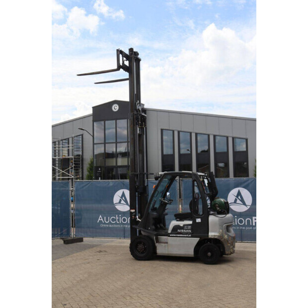 2005 نيسان UD02A25PQ-44476245