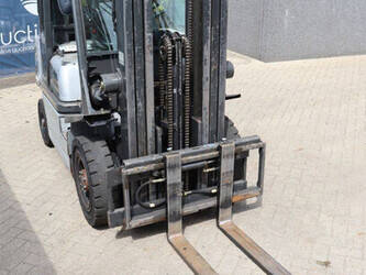 2006-nissan-ud02a25pq-1397563-44476255