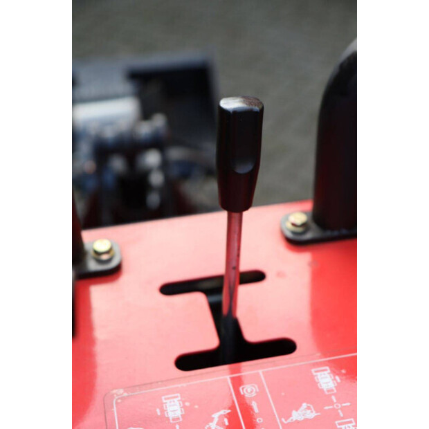 2024 سكيدستر EG380T-44476593