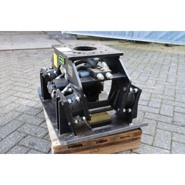 2025 هانر HPC 300A-44476774