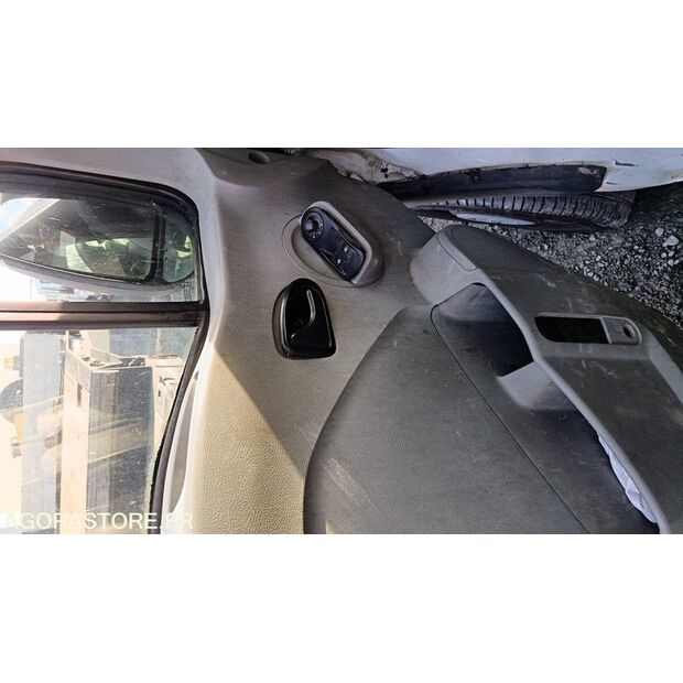 2009 Renault Master-44489640