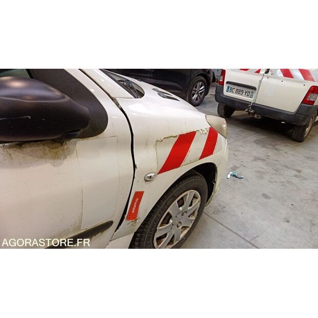 2010 Peugeot 206-44489736