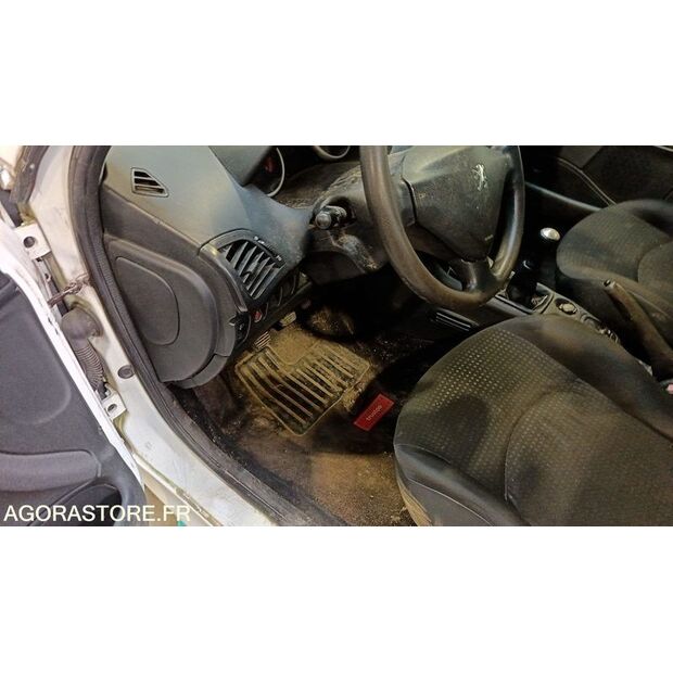 2010 Peugeot 206-44489739