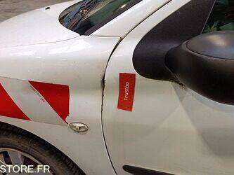 2010-peugeot-206-1397669-44489749