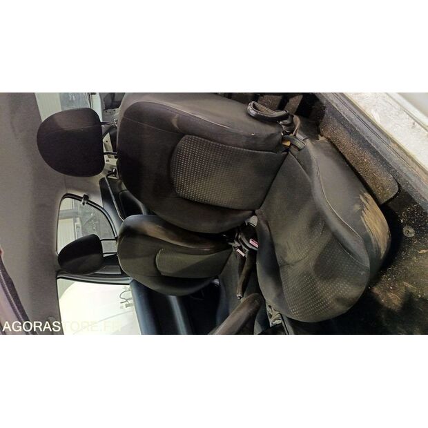 2010 Peugeot 206-44489756