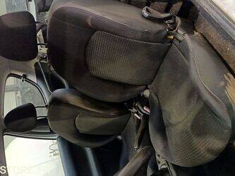 2010-peugeot-206-1397669-44489756