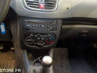 2010-peugeot-206-1397669-44489758