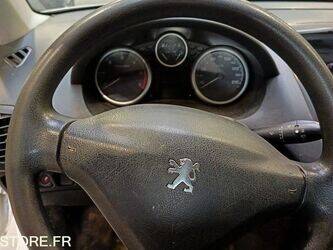 2010-peugeot-206-1397669-44489760