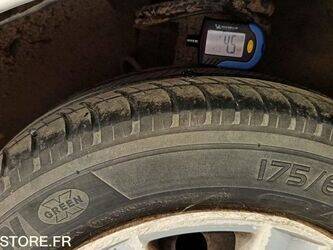 2010-peugeot-206-1397669-44489761