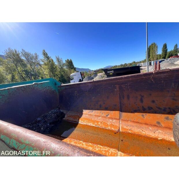 2001 Metaco SD233-44489822