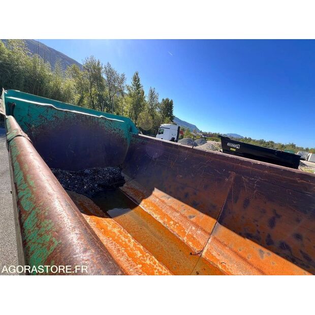 2001 Metaco SD233-44489823