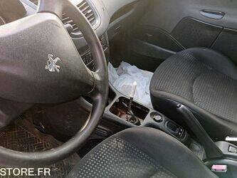 2010-peugeot-206-1397674-44489853