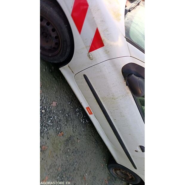 2010 Peugeot 206-44489857