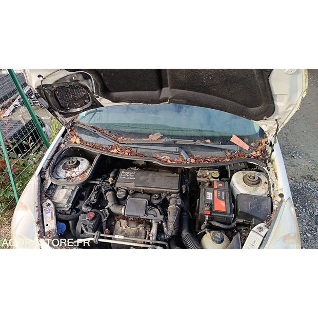 2010 Peugeot 206-44489869